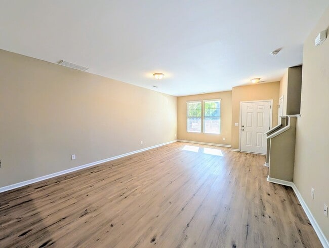 Photo - 4461 Middletown Dr