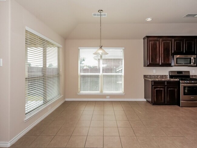 Photo - 1352 Barrel Run