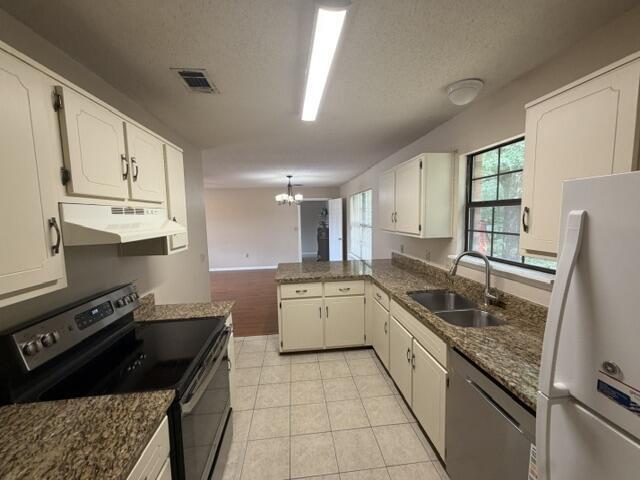 Photo - 501 Robinson Ave E