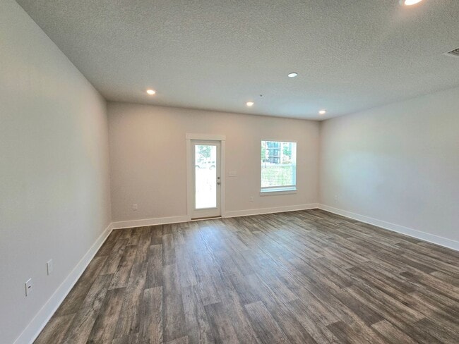 Photo - Stunning Townhome - Prime Pensacola Location