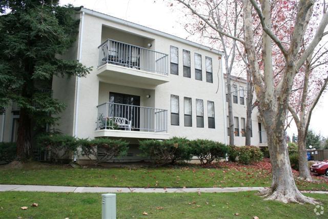 Building Photo - Beautiful 2 beds and 2 baths condon locat... Unit E