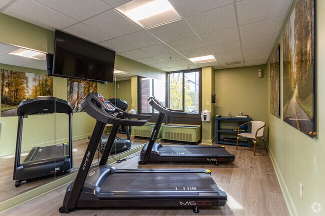 Fitness Center - BROADWAY TOWERS