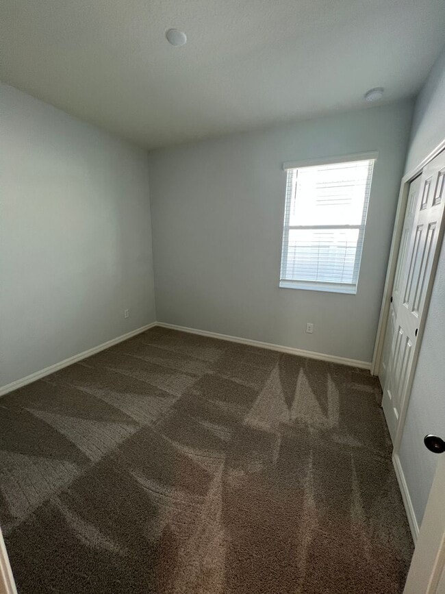 Photo - Beautiful 3 bedroom with den in Palmetto!