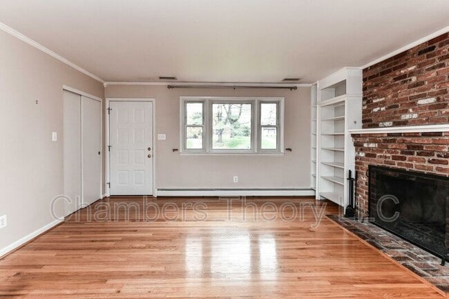 Photo - 3015 James St