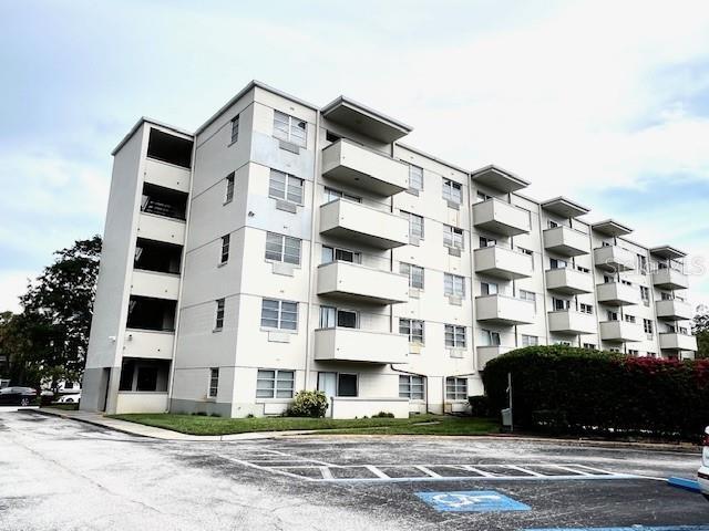 Building Photo - 406 W Azeele St Unit 402