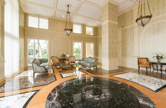 Photo - 800 N TAMIAMI Trl