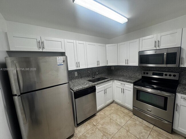 Photo - 4334 NW 9th Ave Unit 9-3G