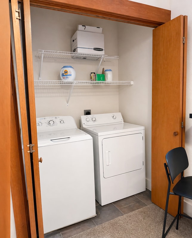 Photo - 10 W 10th St