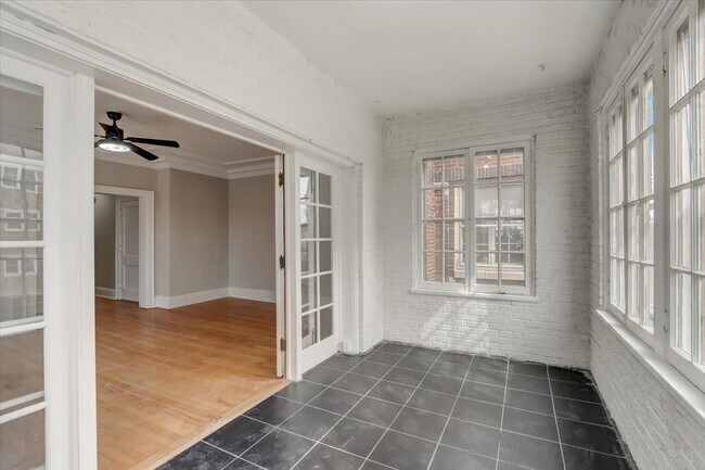 Photo - 2611-2613 N Stowell Ave