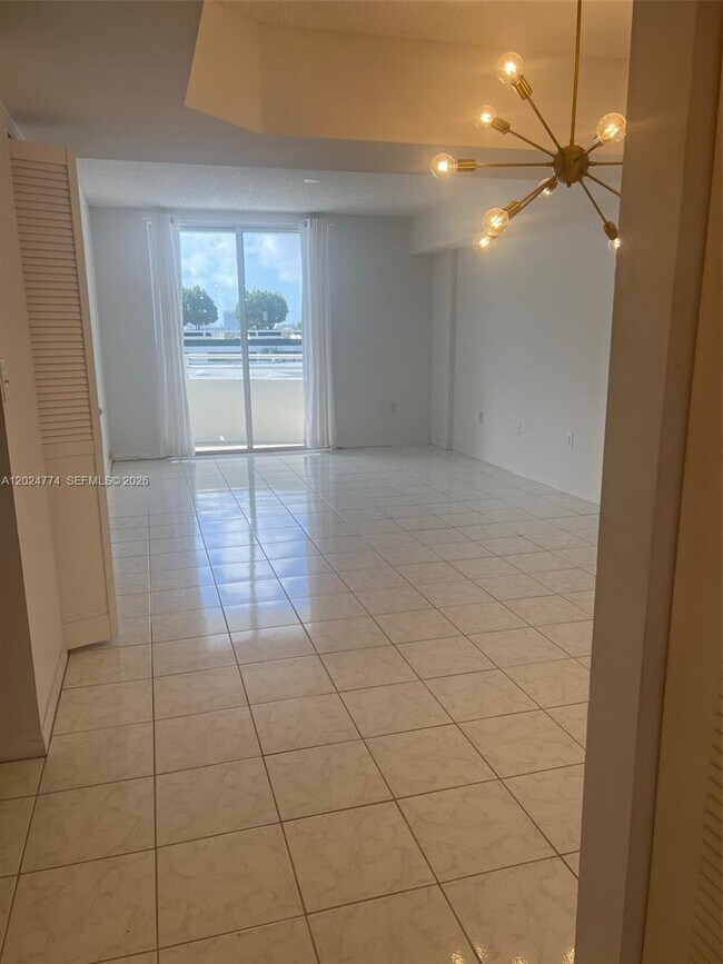 Photo - 9156 Collins Ave Unidad 502