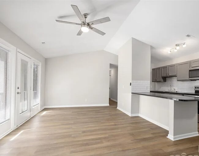 Photo - 6142 Meadow Rose Ln