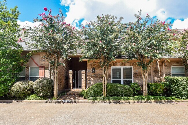 Building Photo - 9625 Bayou Brook St Rental
