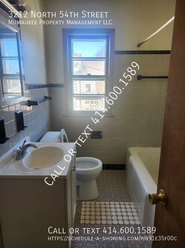 Photo - 3212 N 54th St