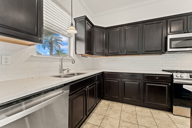 Photo - 18642 Lake Harbor Ln