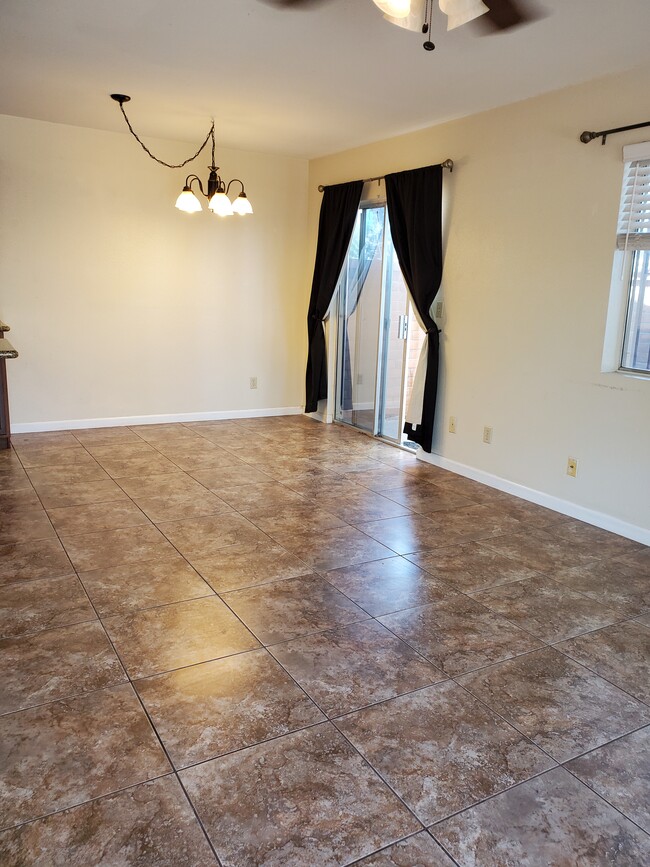 Building Photo - 1710 N Santa Rita Ave Unit Santa Rita 2