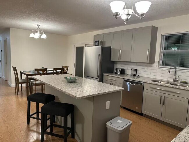 Photo - 5229 NE 56th St