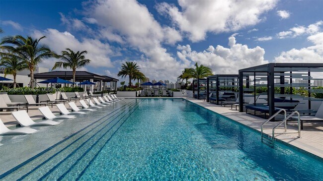 Photo - 19401 W Dixie Hwy Unidad 214