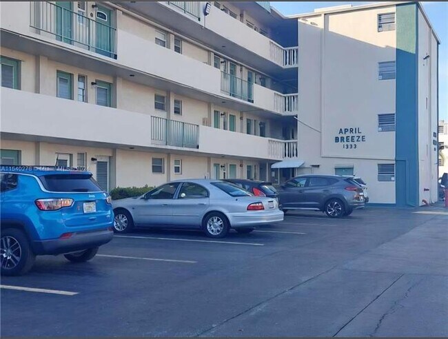 Photo - 1333 E Hallandale Beach Blvd Unit 305