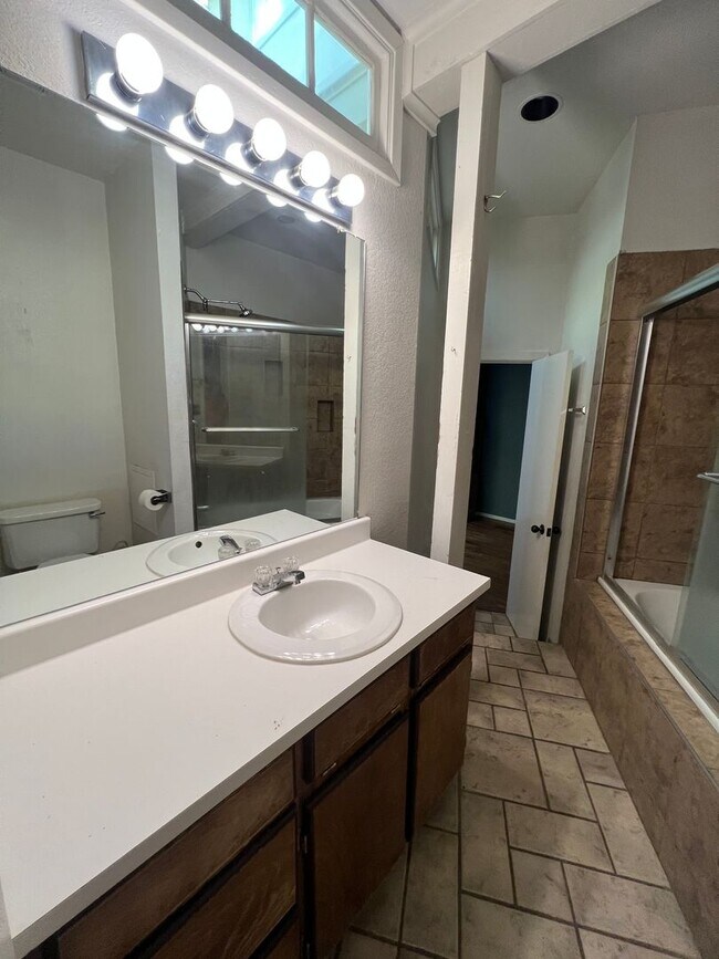 207 N Elm St Apartamento Unidad 303 Denton, TX