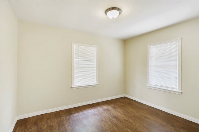 Photo - 9418 Bertwood St