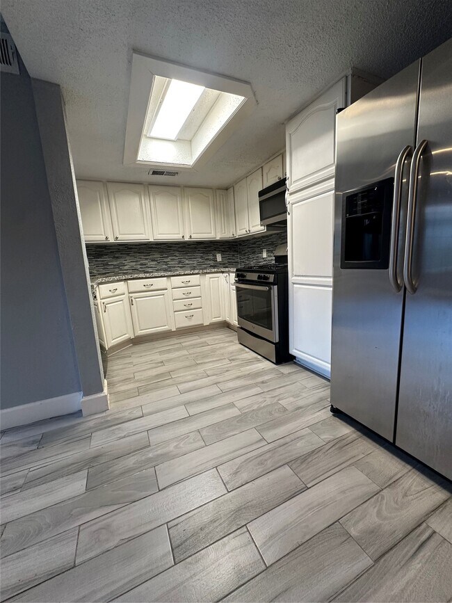 Photo - 2515 Oak Hill Dr