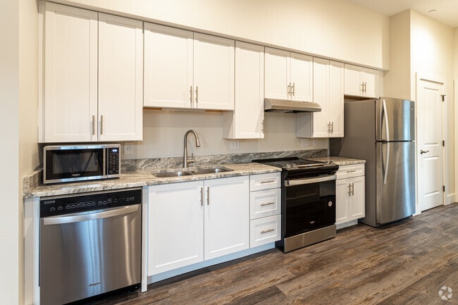 1BR, 1BA - 565SF - ADA Accessible - Kitchen