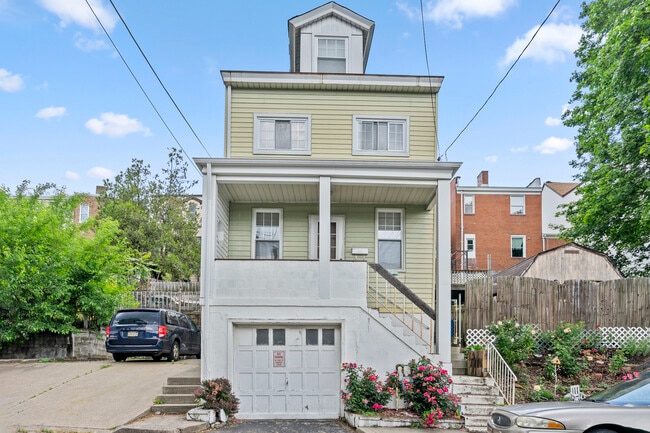 Building Photo - 2721 Berg St