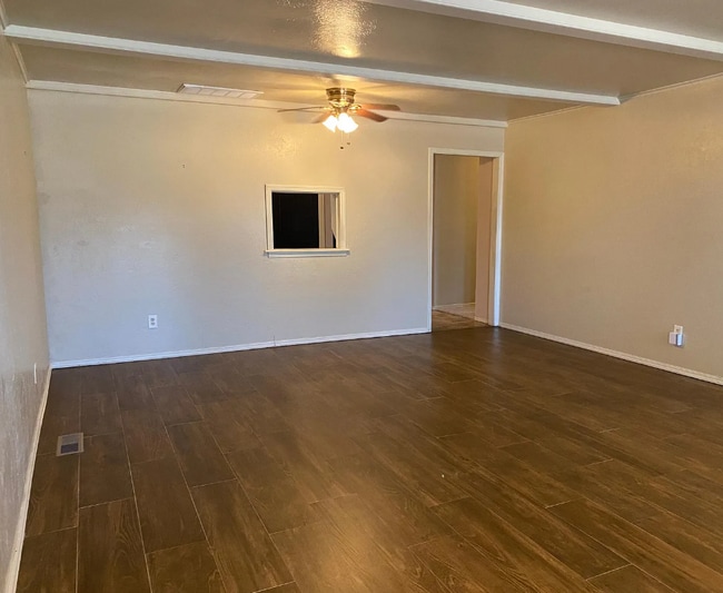 Photo - 3000 Rosewood Ln