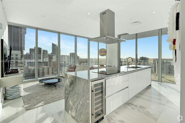 Building Photo - 700 NE 26th Terrace Unit 2405 Rental
