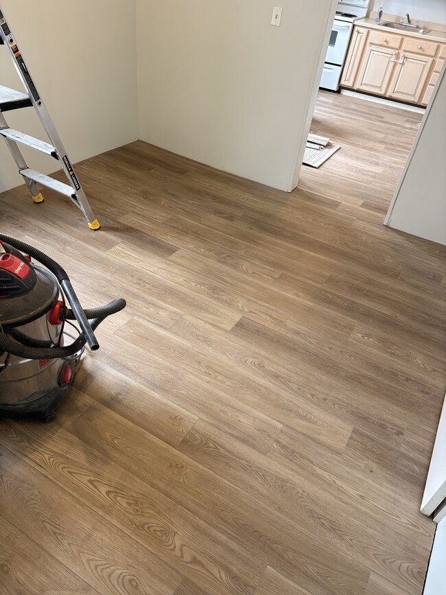 Photo - 208 1st St NW