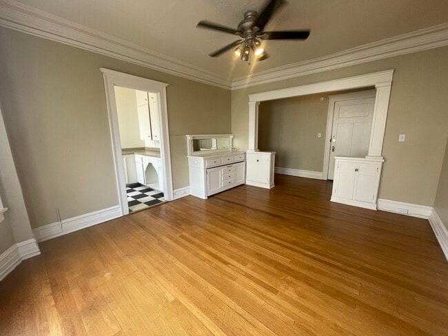 Photo - Brown Apartments