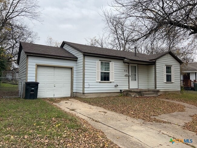 Building Photo - 515 W Kern Rd