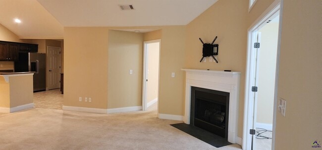 Photo - 402 Nandina Ct