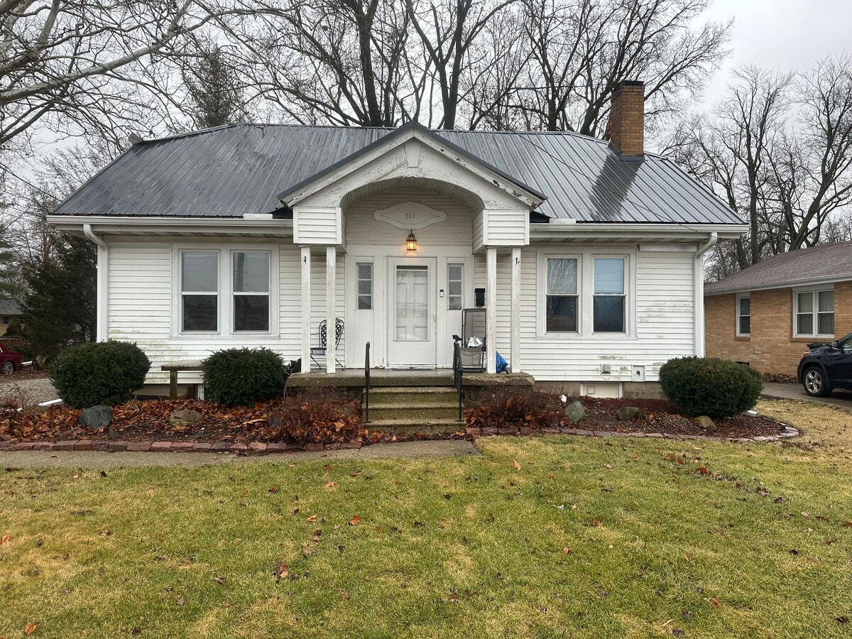 Photo - 711 Hale St