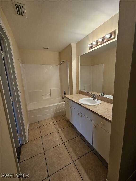 Photo - 2615 58th St W