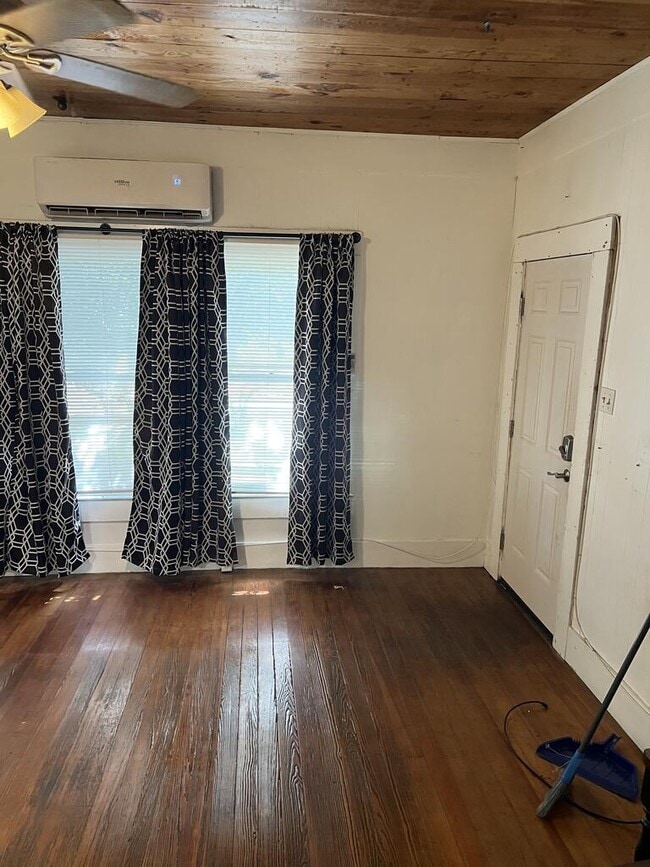 Photo - 818 Wheless Ave
