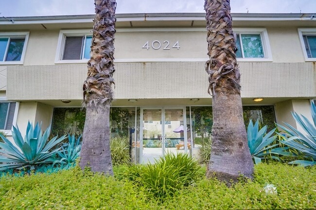 Entrada segura - 4024 Ursula Ave (B)