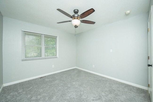 Photo - 675 Ashworth Dr Unit 11