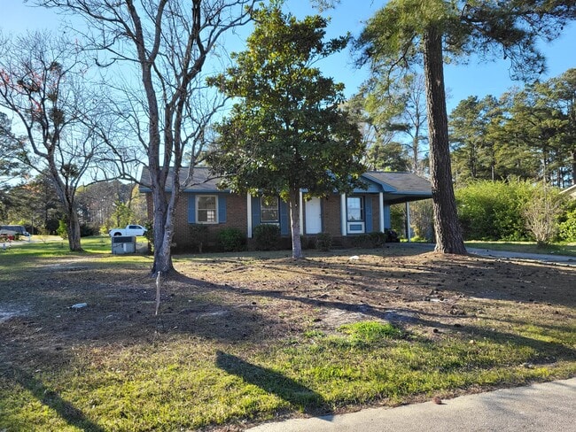 Building Photo - 6811 Radial Dr