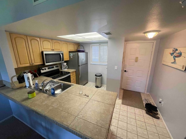 Photo - 8200 Summerlin Village Cir Unidad 103