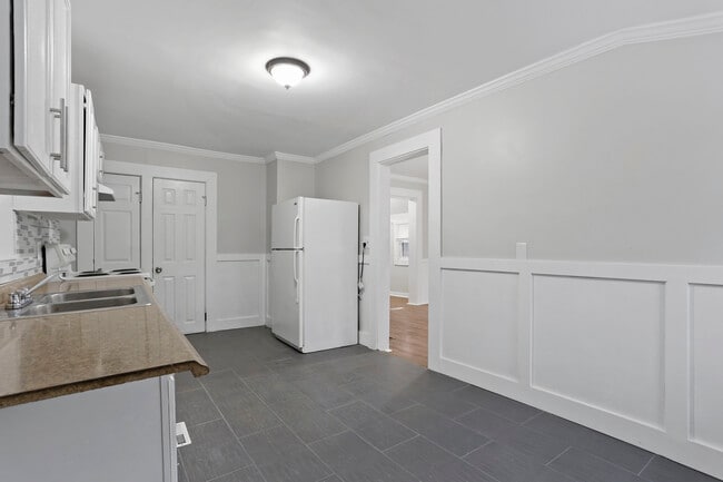 Photo - 393 Huntington St