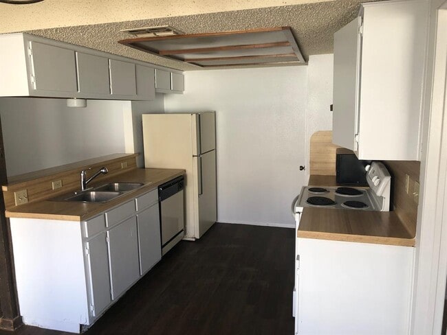 Photo - 9609 Aberdeen Way