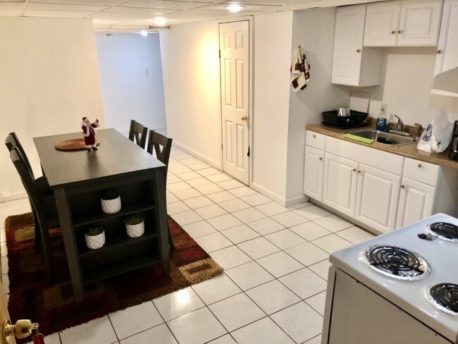 Building Photo - 286 Princeton St Unit 1B