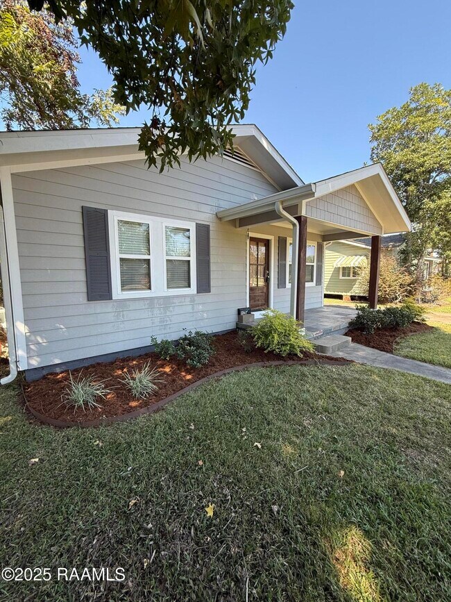 Photo - 908 St Landry St