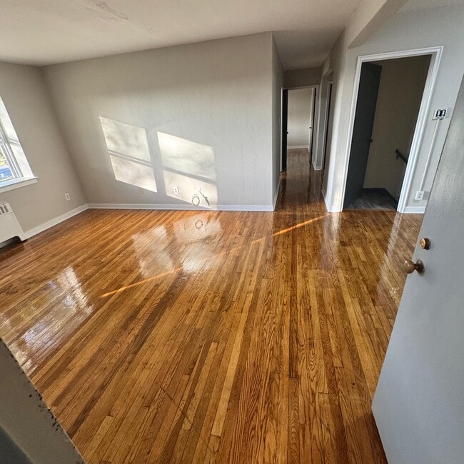 Building Photo - 2028 Lorraine Rd Unit 34B