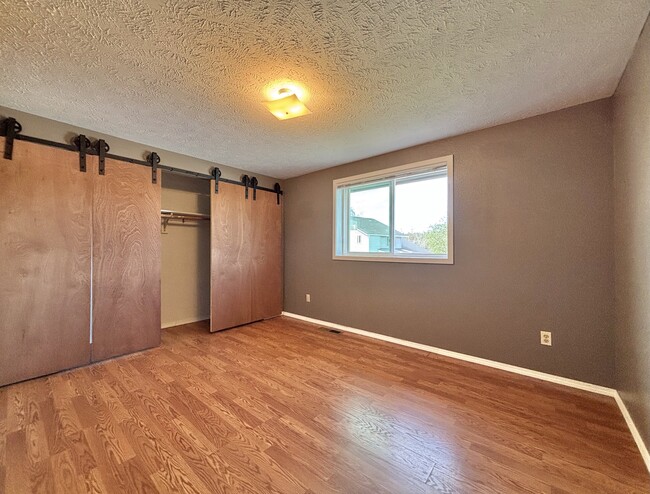 Photo - 346 S Jefferson St