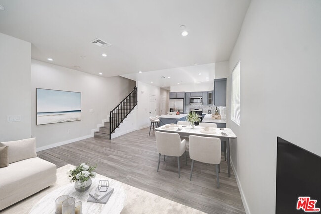 Photo - 1121 Browning Blvd