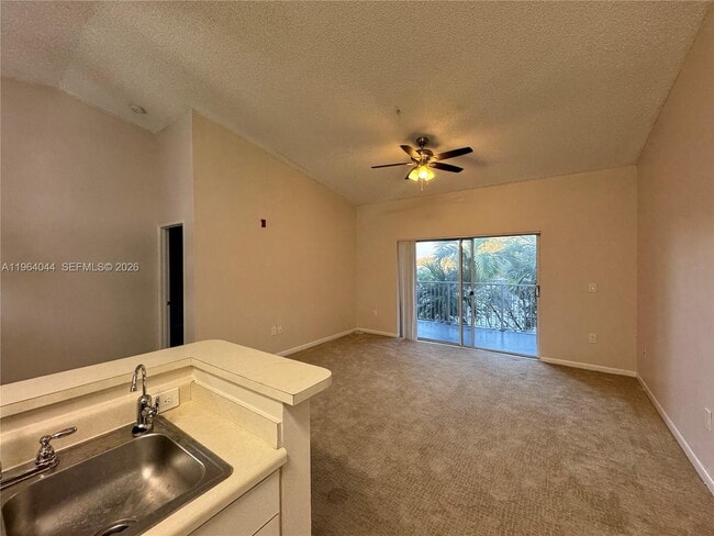 Photo - 6936 SW 39th St Unidad D303