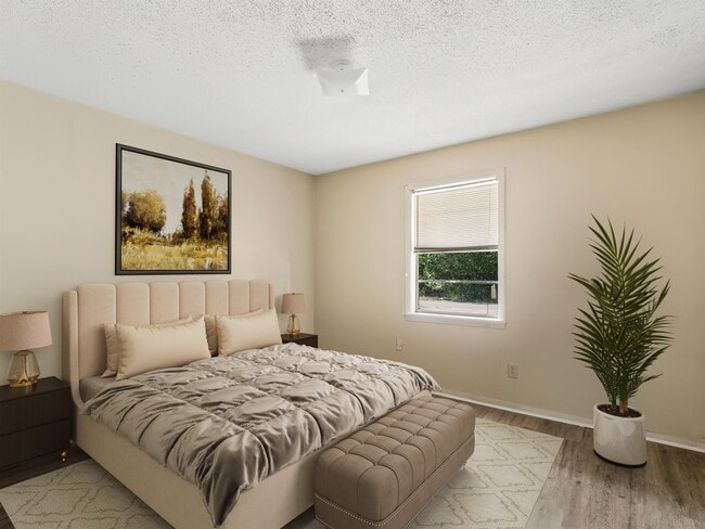 Photo - 1601 University Parkway