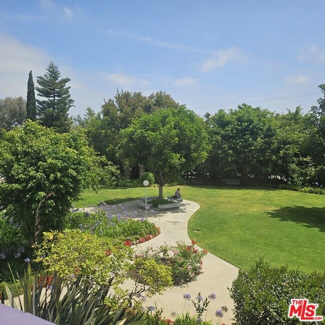 Photo - 2170 Century Pk E Unit 210